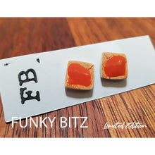 Load image into Gallery viewer, Orange square resin art earrings