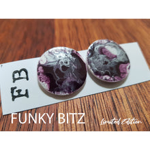 Load image into Gallery viewer, Purple and silver round earrings